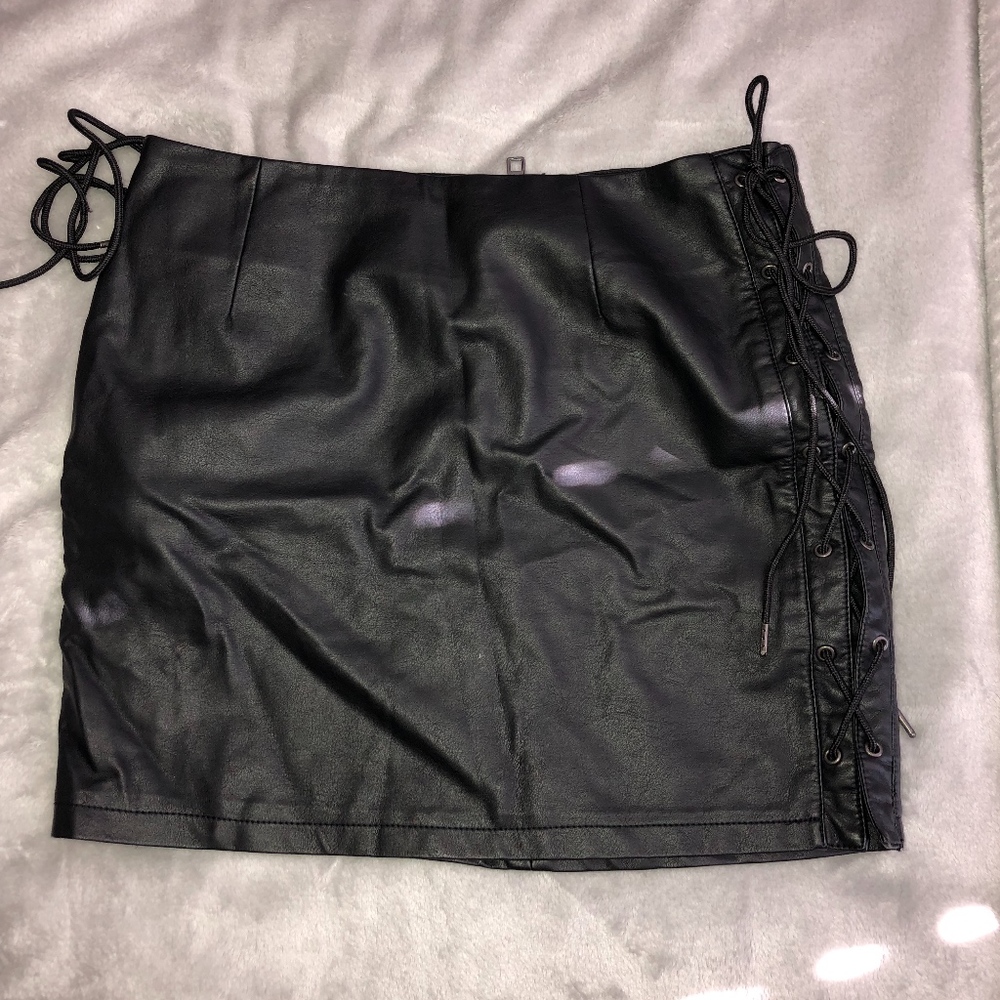 Tobi - Black L Faux Leather Skirt